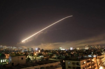 إسرائيل تقصف مواقع عسكرية في حمص والمنطقة الساحلية